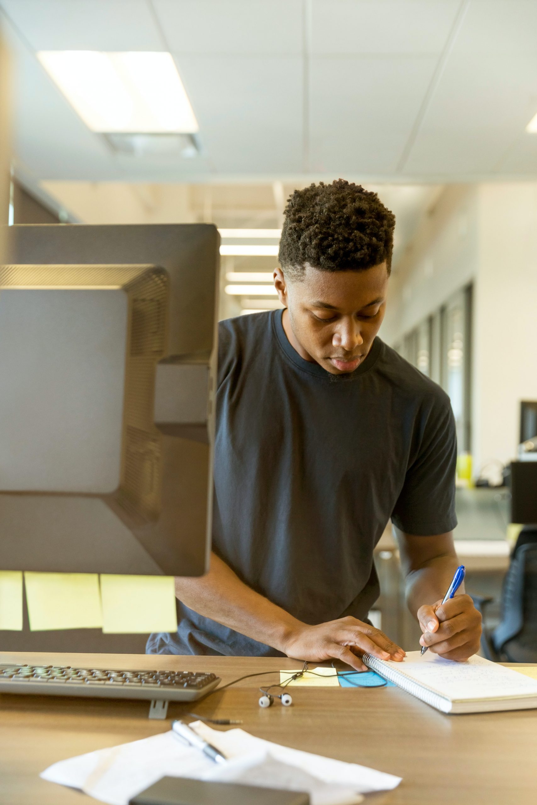 Man doing online, self-paced course TechWriter